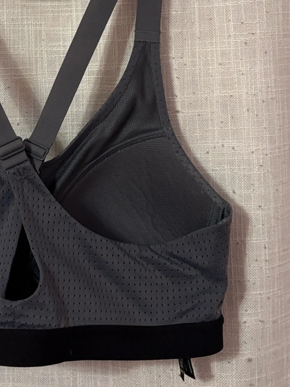 Victoria Secret Sport Mesh Lightweight Strappy Cross Back Sports Bra - Picture 10 of 12